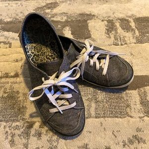 Dr. Scholl’s sneakers